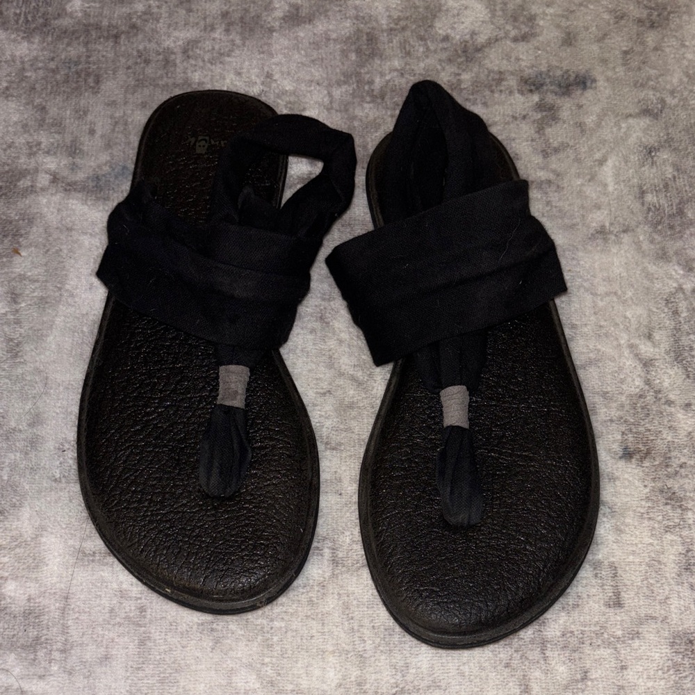 Sanuk Black Yoga Sandals